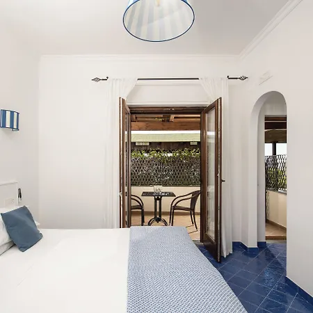 Monte Solaro Bed & Breakfast 4*