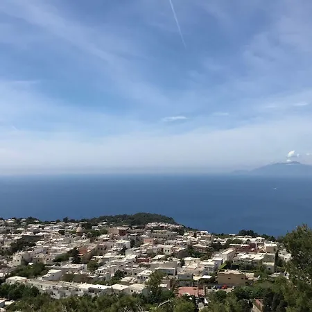 B&B Monte Solaro 아나카프리