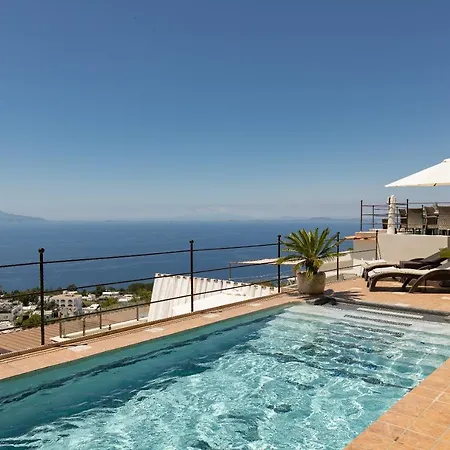 Monte Solaro فندق مبيت وإفطار أناكابْري